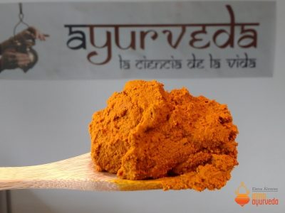 cúrcuma y vídeo con la receta de la leche dorada